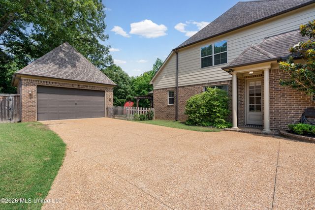 5702 Chessie Drive, Olive Branch, MS 38654