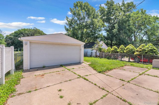 4461 Mayfair Street, Dearborn Heights, MI 48125