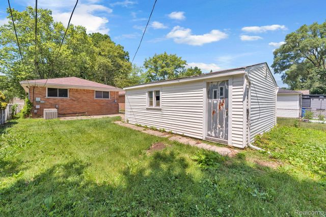 4461 Mayfair Street, Dearborn Heights, MI 48125
