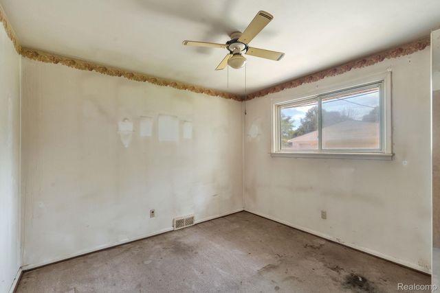4461 Mayfair Street, Dearborn Heights, MI 48125