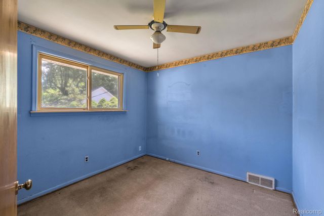 4461 Mayfair Street, Dearborn Heights, MI 48125
