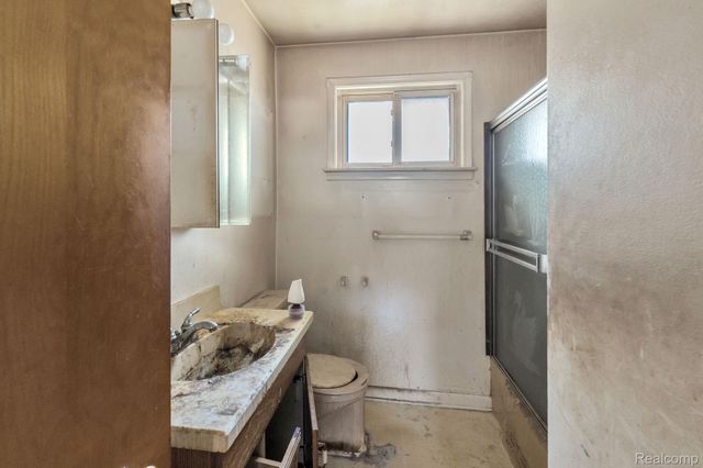 4461 Mayfair Street, Dearborn Heights, MI 48125