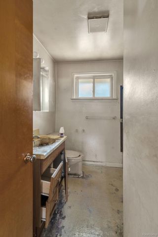 4461 Mayfair Street, Dearborn Heights, MI 48125
