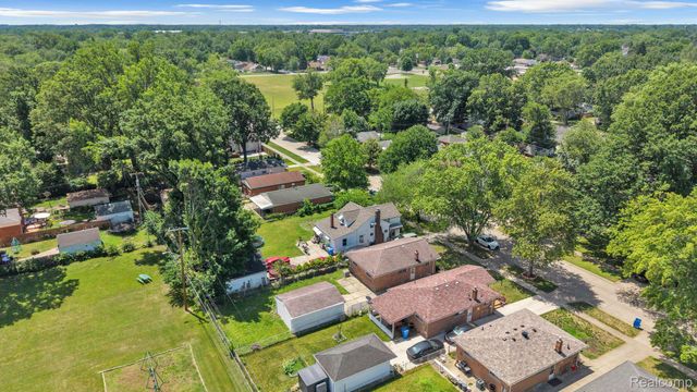 4461 Mayfair Street, Dearborn Heights, MI 48125