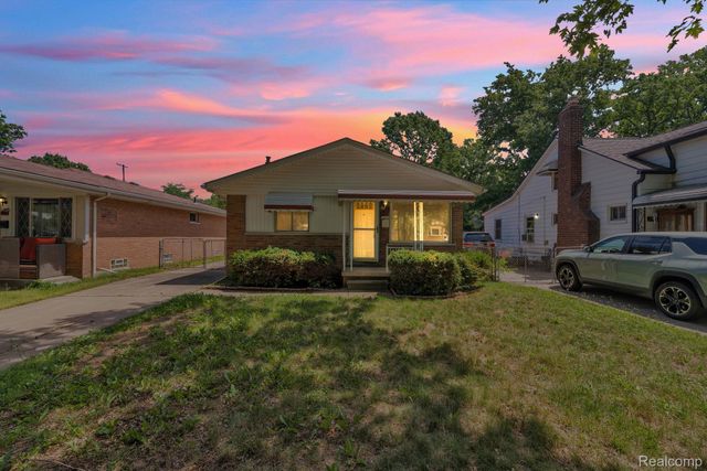 4461 Mayfair Street, Dearborn Heights, MI 48125
