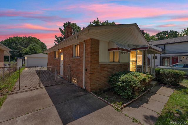4461 Mayfair Street, Dearborn Heights, MI 48125
