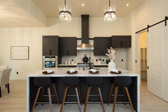 10318 Fox Borough Dr, Oakdale, CA 95361