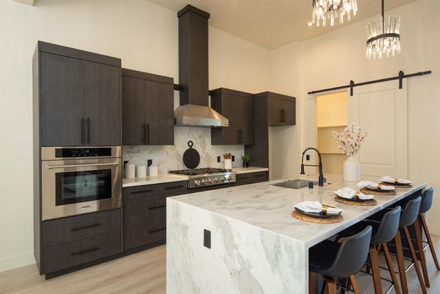 10318 Fox Borough Dr, Oakdale, CA 95361