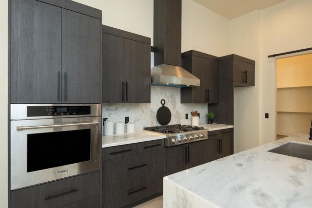 10318 Fox Borough Dr, Oakdale, CA 95361