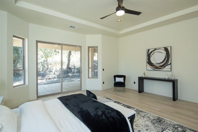 10318 Fox Borough Dr, Oakdale, CA 95361