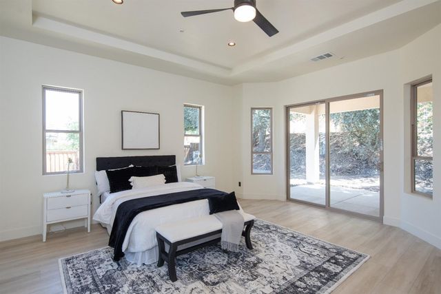 10318 Fox Borough Dr, Oakdale, CA 95361