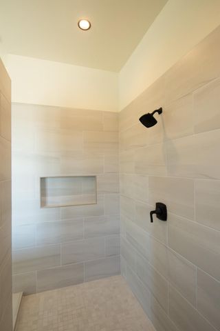 10318 Fox Borough Dr, Oakdale, CA 95361