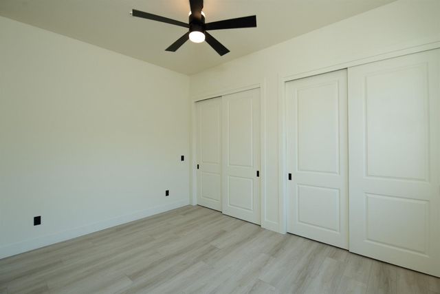 10318 Fox Borough Dr, Oakdale, CA 95361