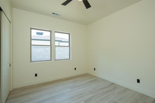 10318 Fox Borough Dr, Oakdale, CA 95361