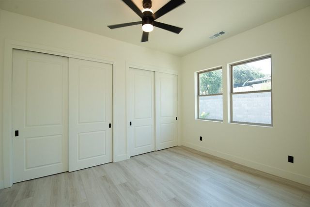 10318 Fox Borough Dr, Oakdale, CA 95361