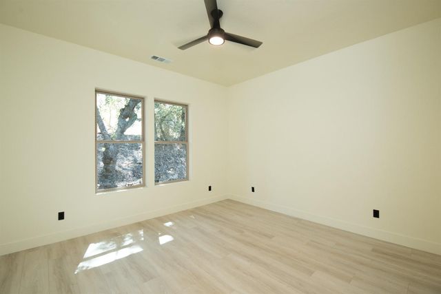 10318 Fox Borough Dr, Oakdale, CA 95361