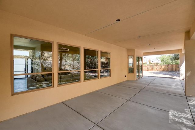 10318 Fox Borough Dr, Oakdale, CA 95361