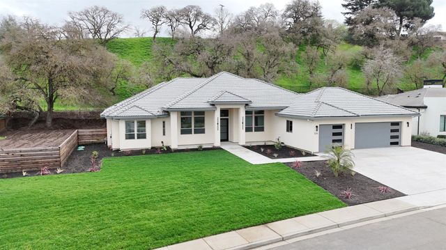 10318 Fox Borough Dr, Oakdale, CA 95361