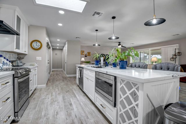 18414 N 104TH Avenue, Sun City, AZ 85373