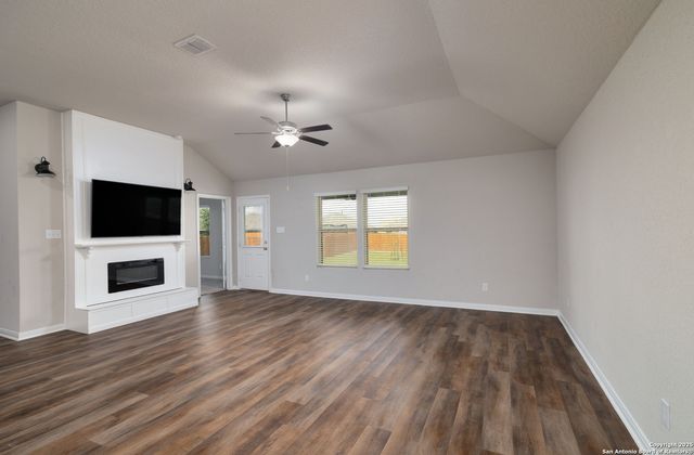 6808 Cetera Crossing, Converse, TX 78109