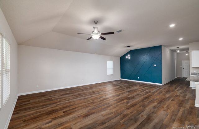 6808 Cetera Crossing, Converse, TX 78109