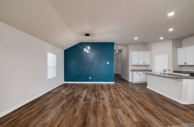 6808 Cetera Crossing, Converse, TX 78109