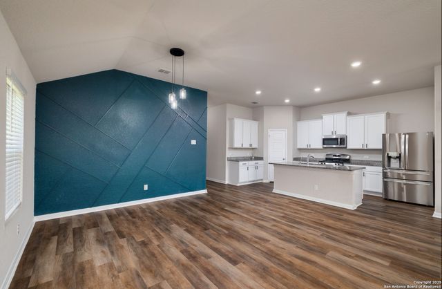 6808 Cetera Crossing, Converse, TX 78109