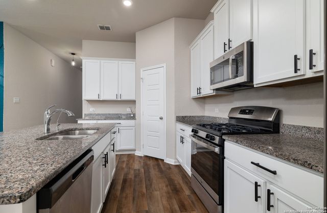 6808 Cetera Crossing, Converse, TX 78109