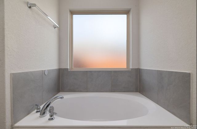 6808 Cetera Crossing, Converse, TX 78109