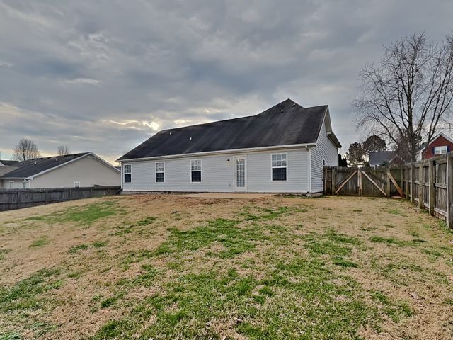 1811 Packard Ct, Spring Hill, TN 37174