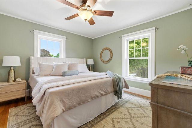 15 Ellis St, Woburn, MA 01801