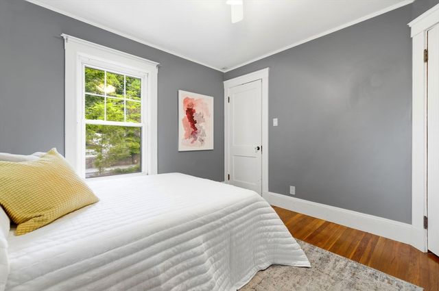 15 Ellis St, Woburn, MA 01801