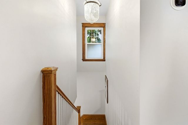 15 Ellis St, Woburn, MA 01801