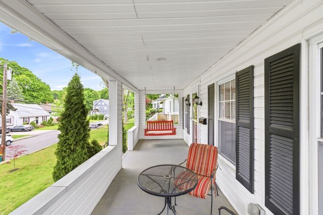 15 Ellis St, Woburn, MA 01801
