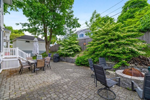 15 Ellis St, Woburn, MA 01801