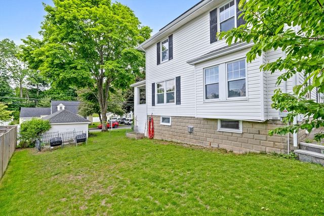15 Ellis St, Woburn, MA 01801