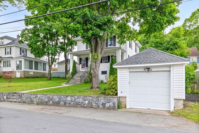 15 Ellis St, Woburn, MA 01801