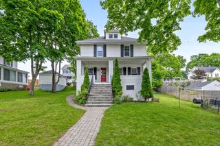 15 Ellis St, Woburn, MA 01801