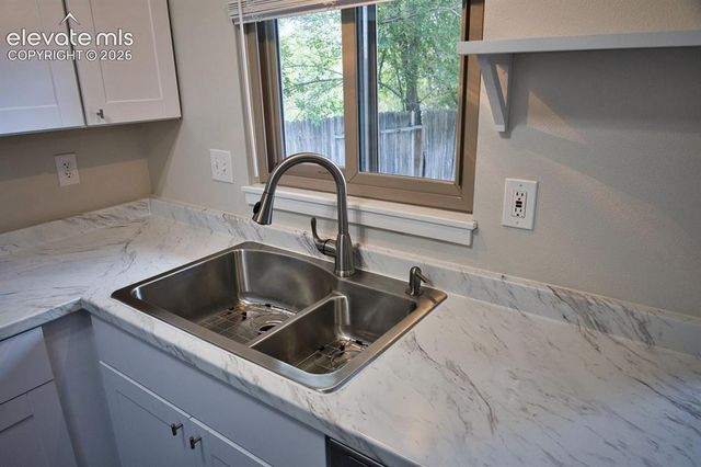 7155 Alpenwood Way, Colorado Springs, CO 80918
