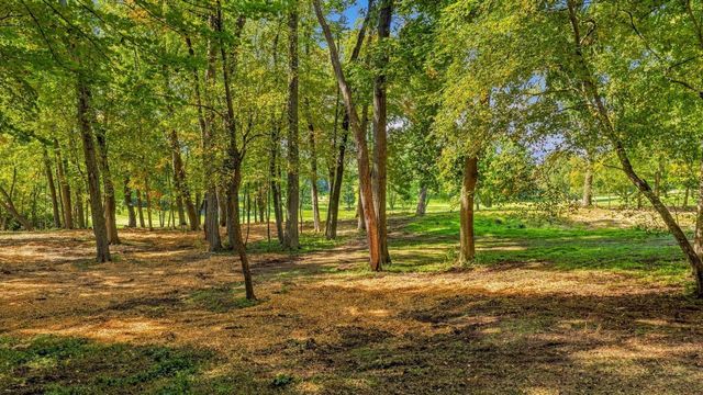 N67W31186 CHENEQUA CIRCLE, Hartland, WI 53029