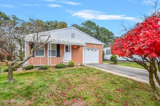 6 Villa Bella Court, Toms River, NJ 08757