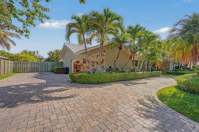 8021 SW 162nd Street, Palmetto Bay, FL 33157