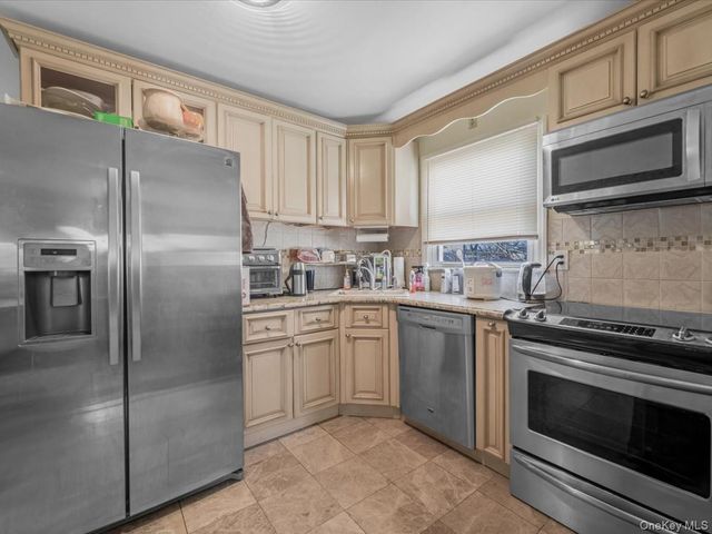 1543 Sweetman Avenue, Elmont, NY 11003