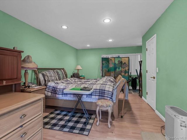 1543 Sweetman Avenue, Elmont, NY 11003