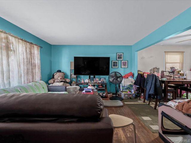 1543 Sweetman Avenue, Elmont, NY 11003