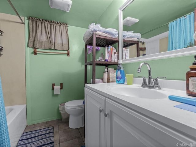 1543 Sweetman Avenue, Elmont, NY 11003