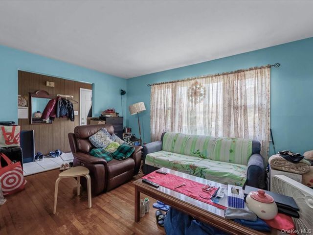 1543 Sweetman Avenue, Elmont, NY 11003
