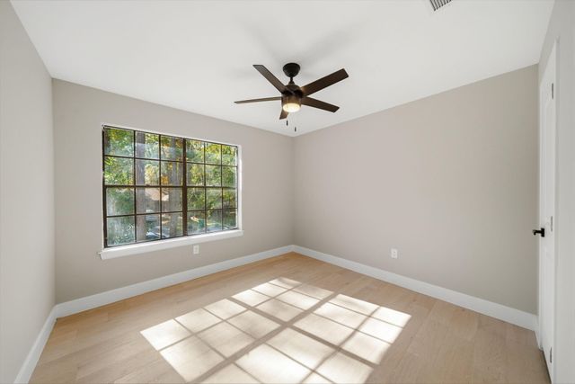 22 Cricket Hollow Place, Spring, TX 77381