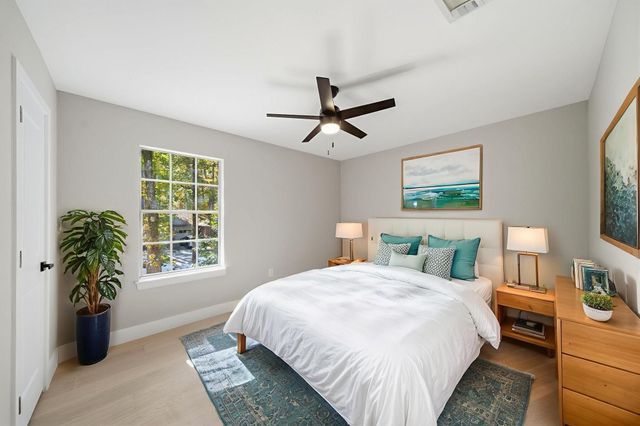 22 Cricket Hollow Place, Spring, TX 77381