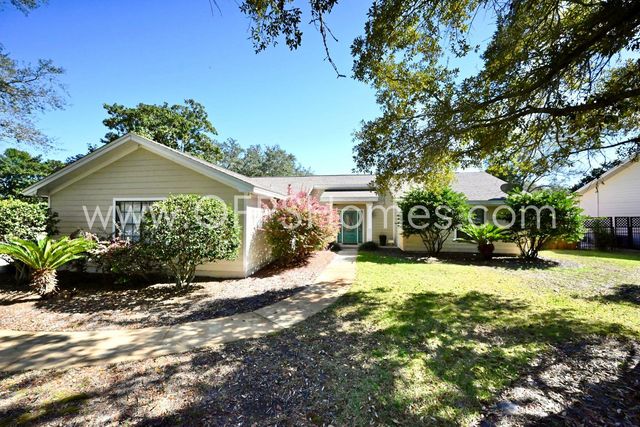 78 E Country Club Drive, Destin, FL 32541